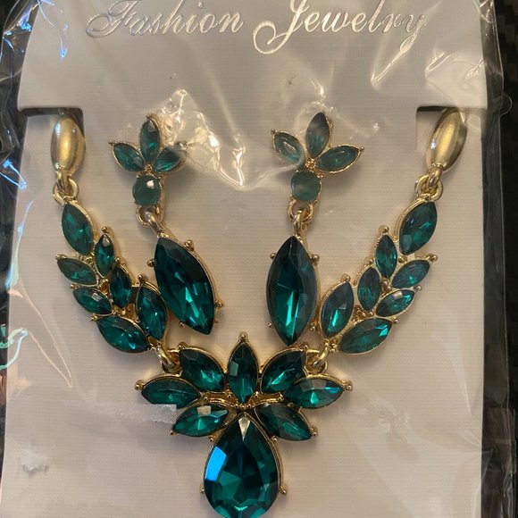 NECKLACE AND EAR RING SET - Picture 2 of 2